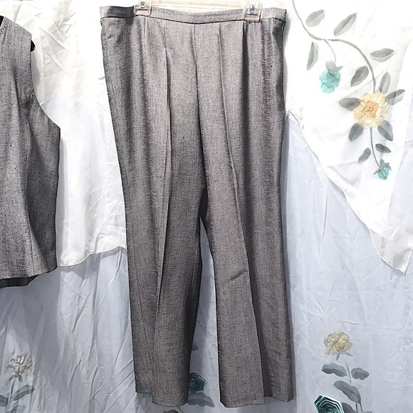 LE SUIT SILVER/GREY 3-PC POLYESTER SUIT SZ 18